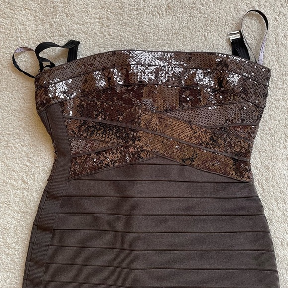 Beautiful pre-owned “Simone” Hervé Leger dress in XS - Picture 2 of 9
